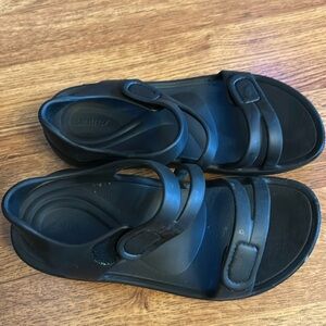 Aetrex strappy sandals